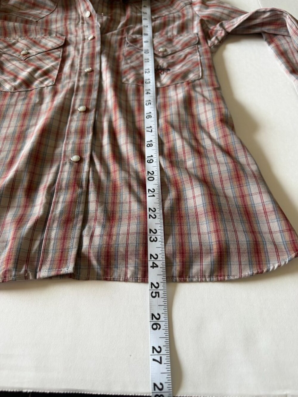 Gilley's vintage plaid western shirt, pearl snap, long sleeve, collared, small - Picture 6 of 6
